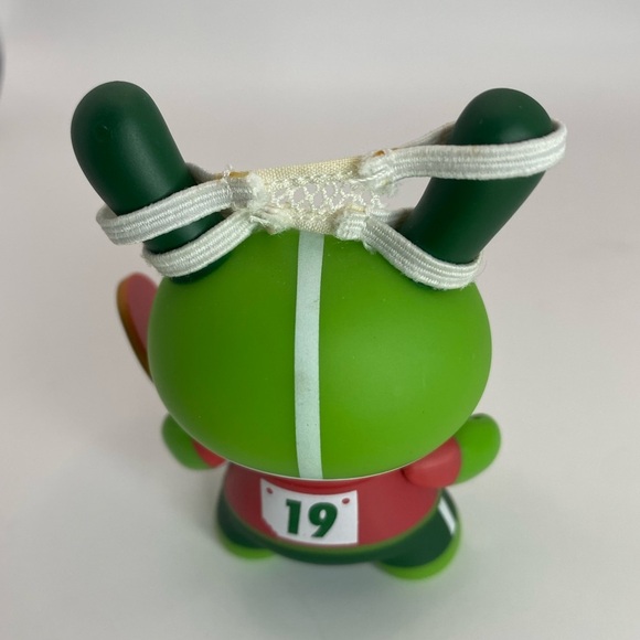 Kidrobot - Pong Dunny 2012 collectible item - 3 inches - EUC - Picture 2 of 2